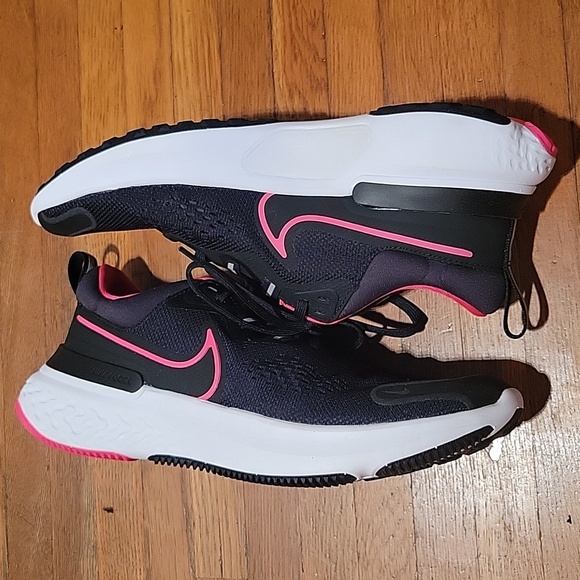 Nike Miler React, Women's 8.5, Black - Picture 2 of 7